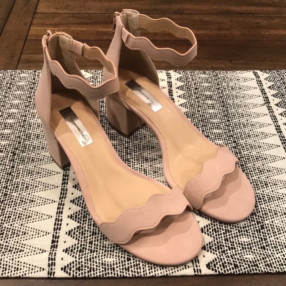 INC Size 8 Scalloped Blush Pink Heels